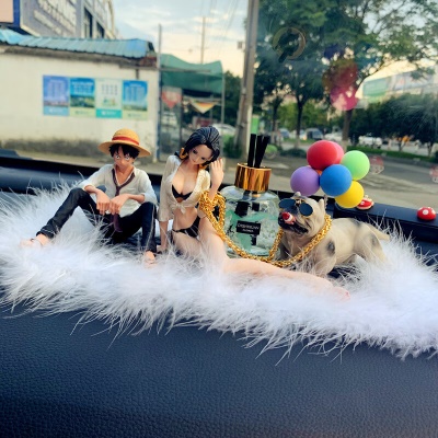 白路飞+女帝+白狗+邂逅+彩球+毛垫